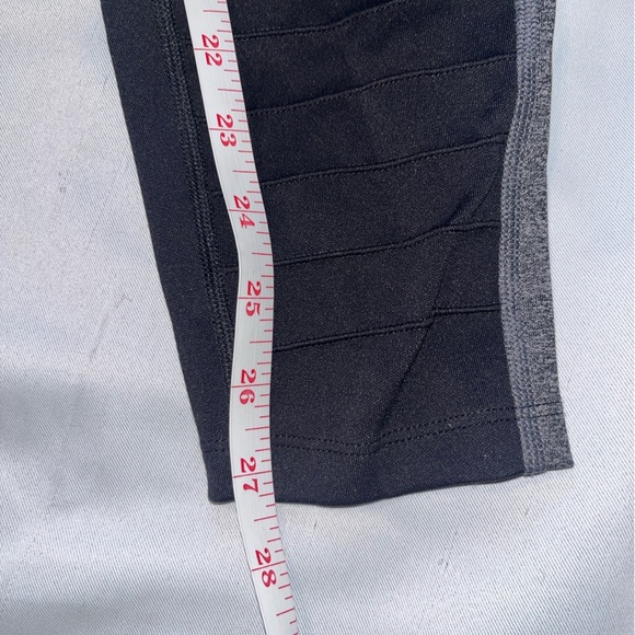 Avia Black Lwggings Grey Stripe On Sides Sheer Stripes on Leg Size Small - Picture 7 of 7